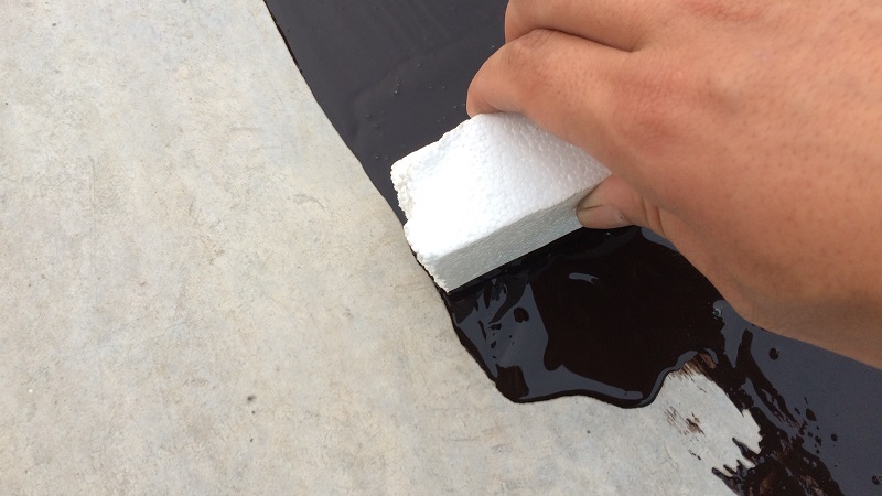如何轻松选择适合自己的水性沥青防水涂料？看这里！2.jpg